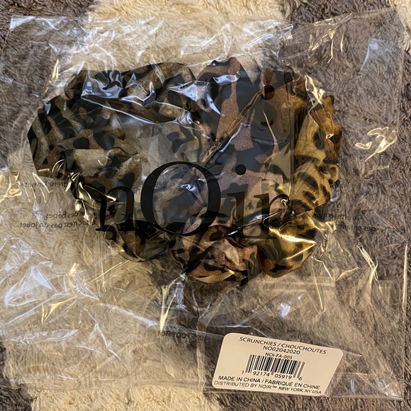 Set of 3 scrunchies - Picture 3 of 3